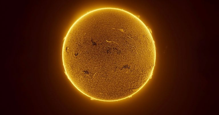 Photographer Captures Timelapse of Sun During Intense Solar Storms