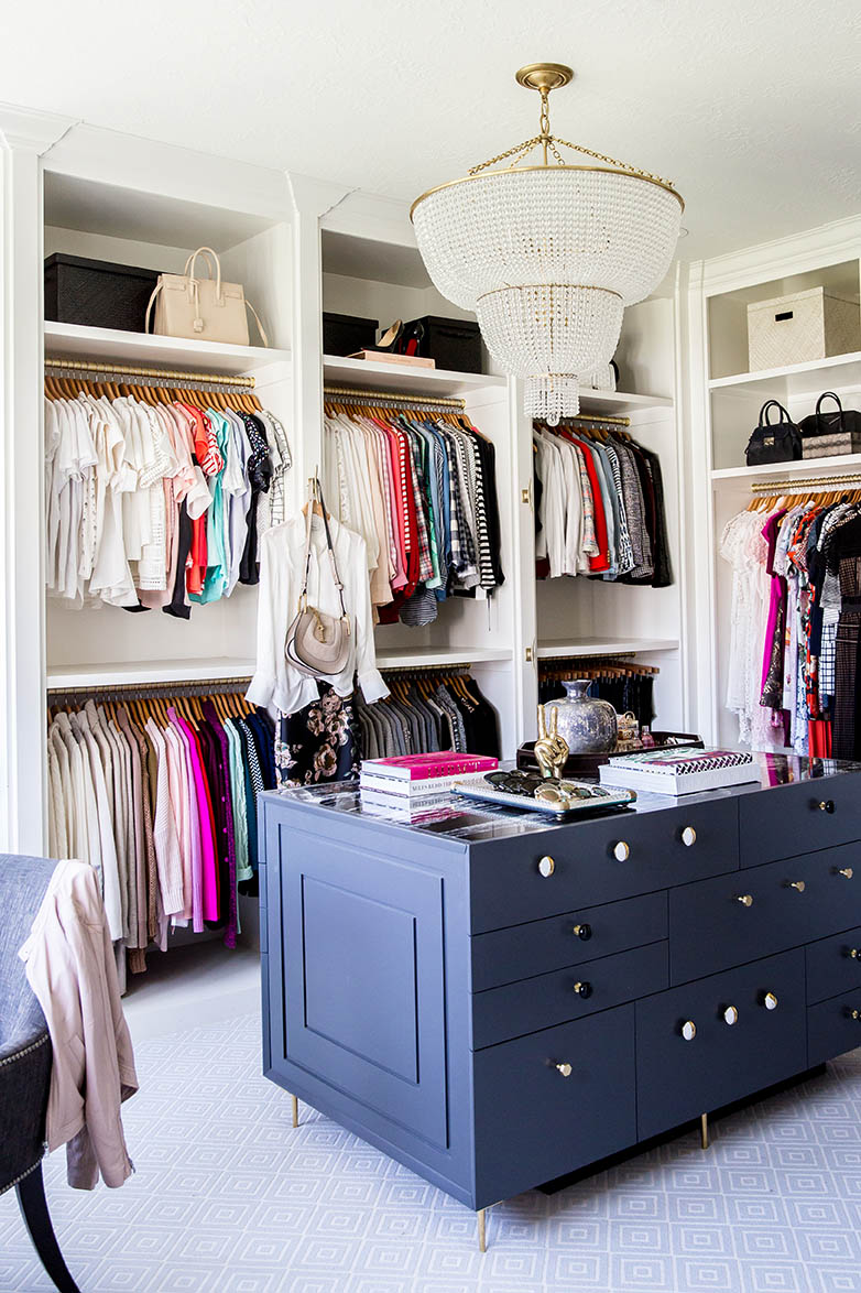 4 Tips for Organizing Your Walk-In Closet 