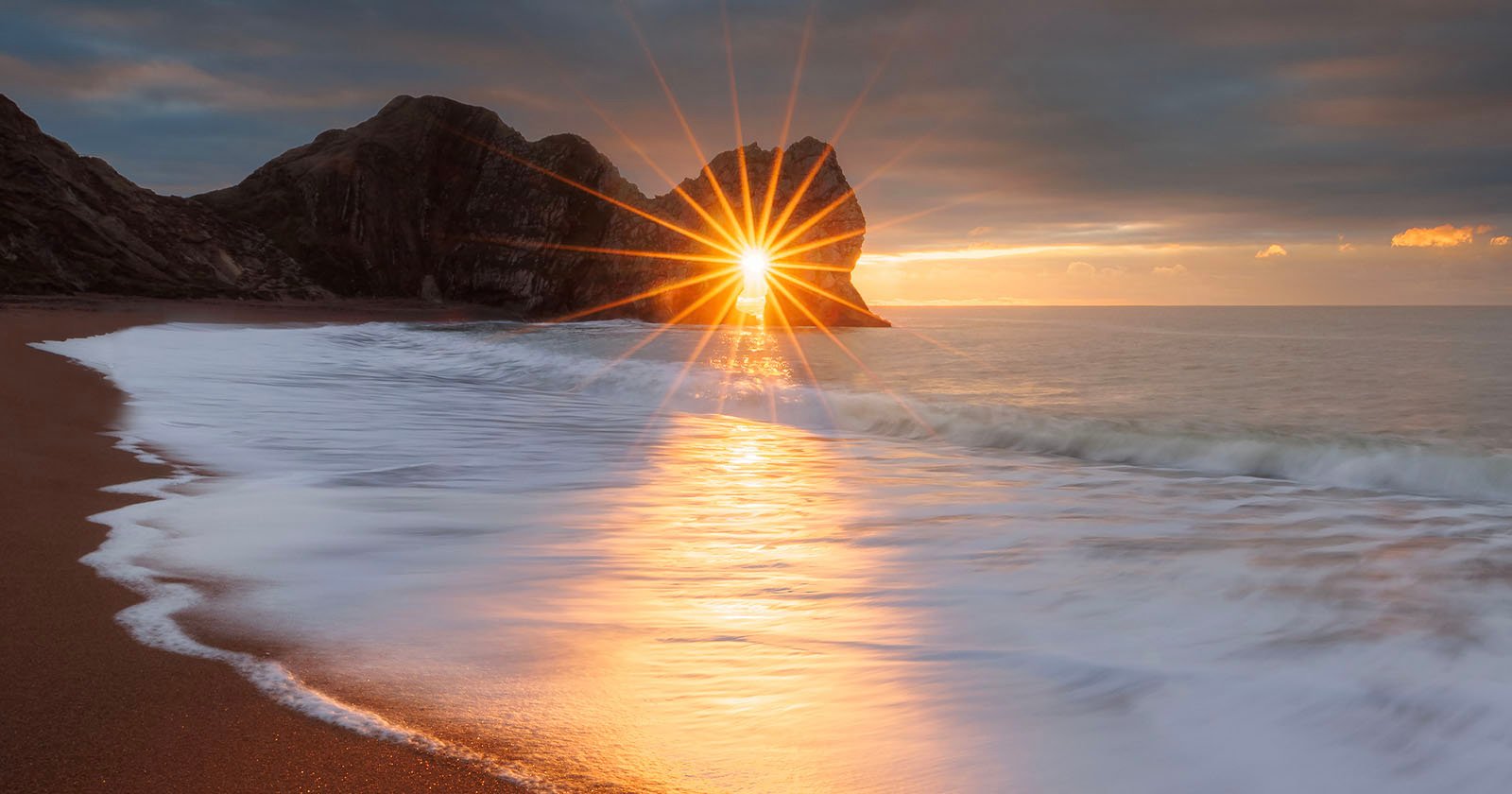 Photographer Made to Wait Four Years for Perfect Sunburst Shot
