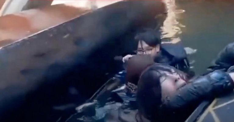 Venice Tourists Capsize Gondola After They Refuse to Stop Taking Selfies