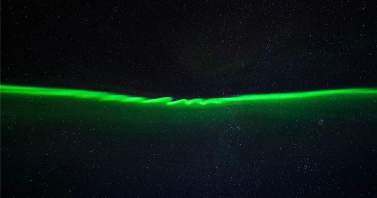 Photographer Captures Earth’s Magnetic Field Being Played Like a Guitar