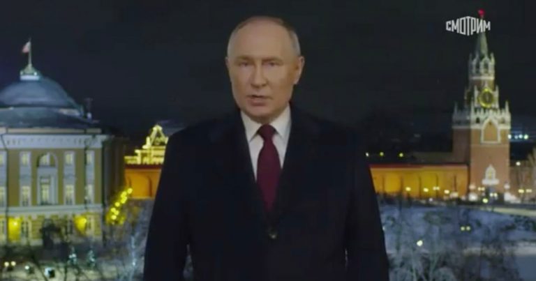 Putin’s New Year Message is Accused of Being Computer-Generated