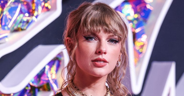 Senators Introduce Bill Against Deepfake Porn After Taylor Swift AI Nudes