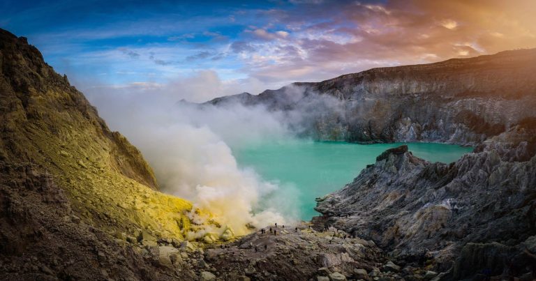 Chinese Tourist Posing for Photo Plunges 250 Feet Into Active Volcano