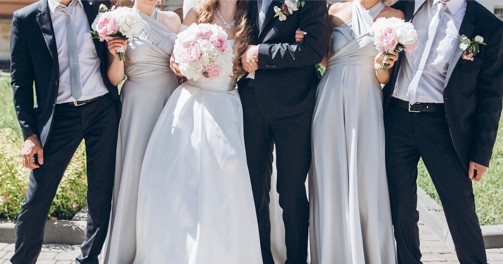 Woman Shocked by Sister’s Request to Replace Herself as Bride in Wedding Photo