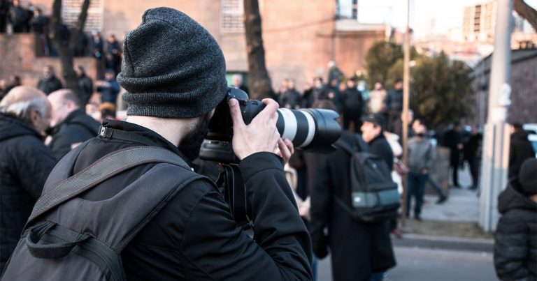 Survey Finds Career in Freelance Photojournalism is Unsustainable