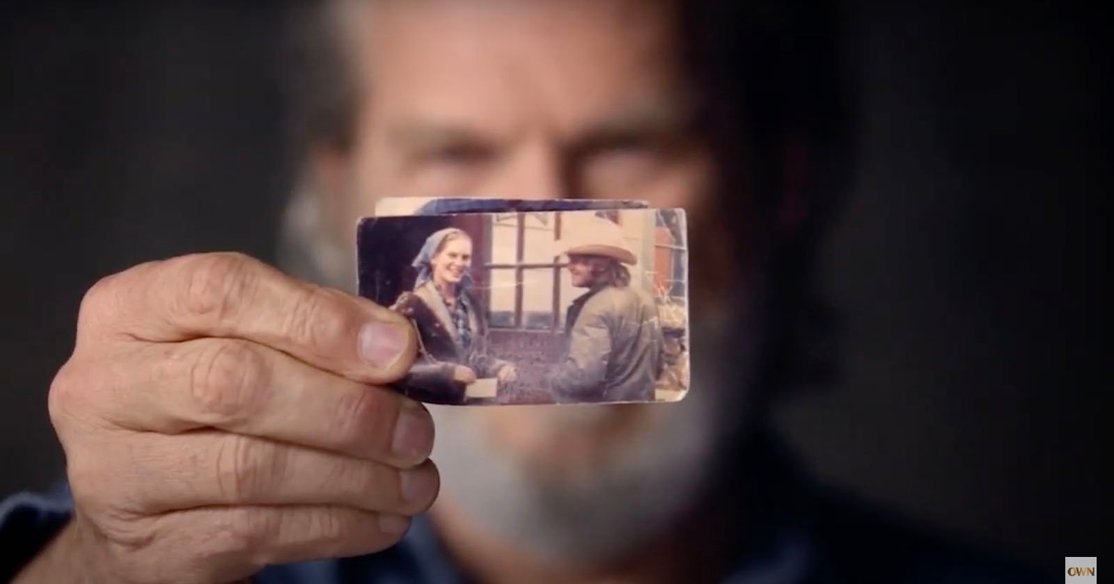 Jeff Bridges Carries a Photo of the Moment He Met His Wife