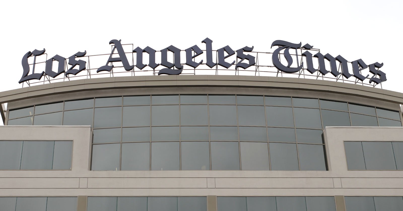 Los Angeles Times Faces Backlash Over Controversial Photo Caption