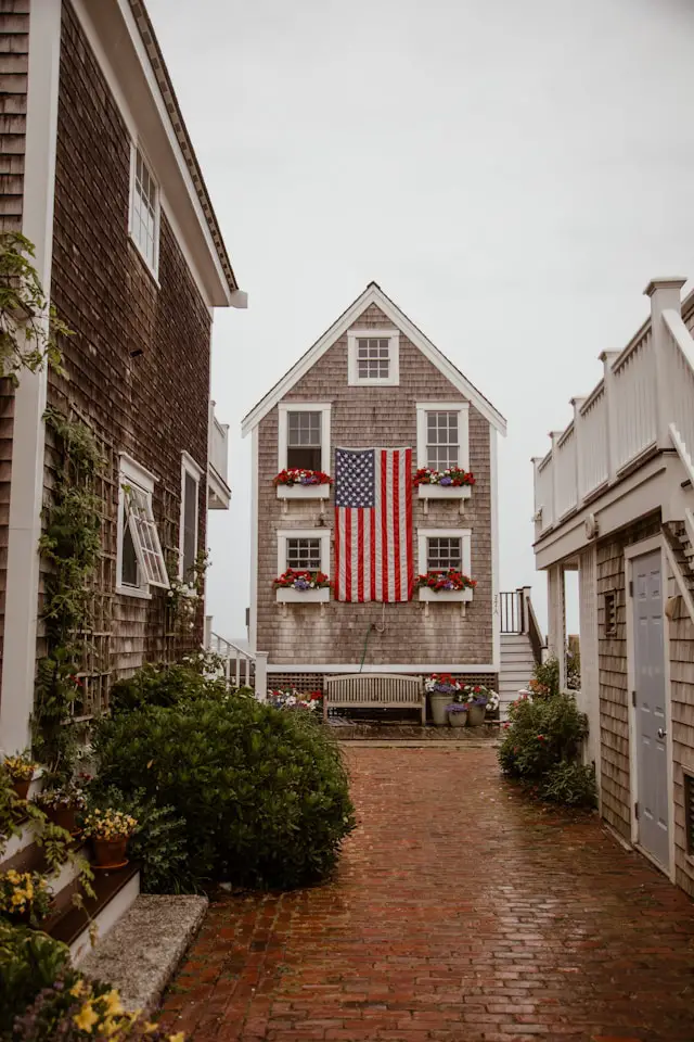 Host the Prettiest 4th of July Party