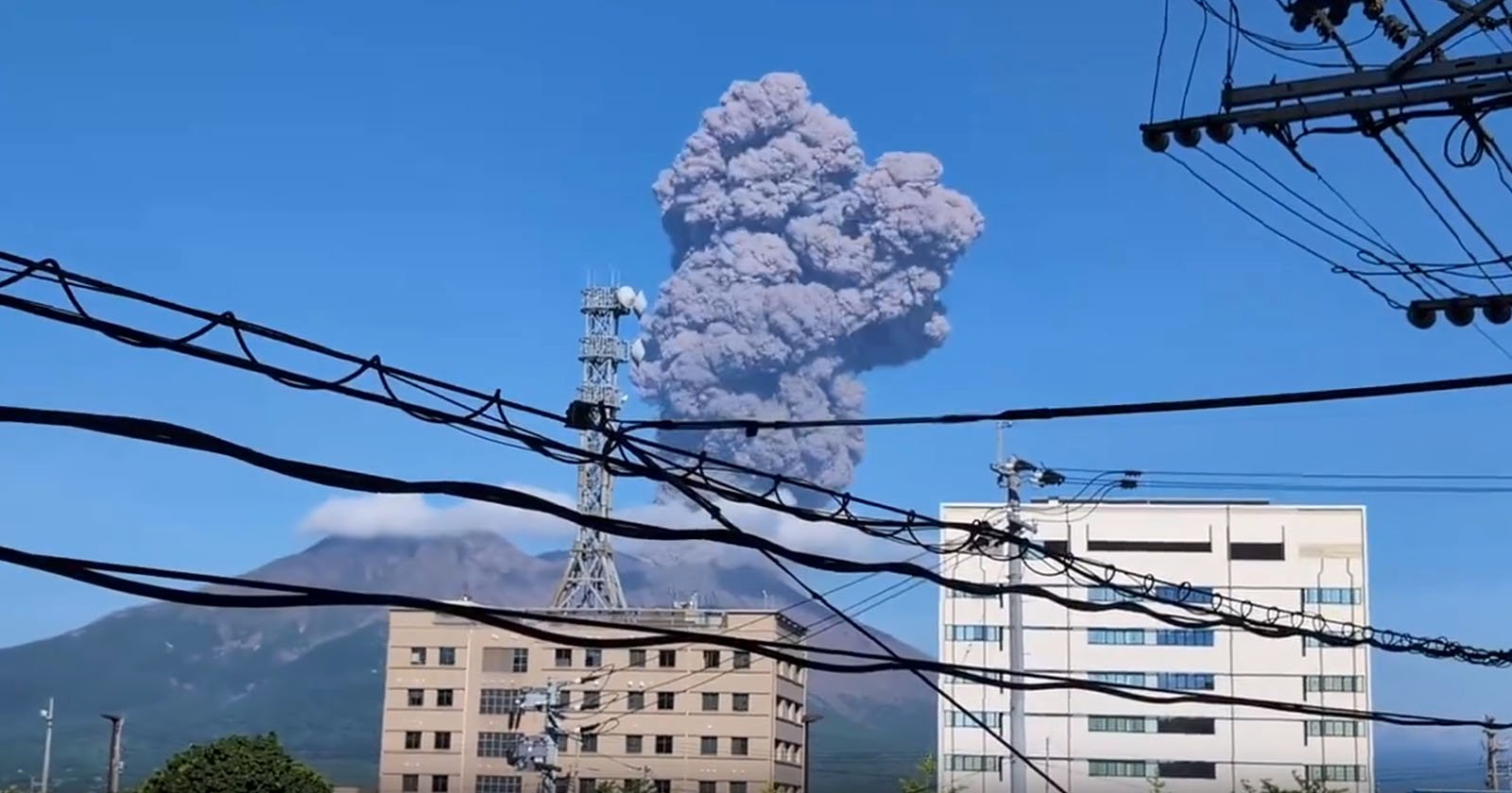 Footage Shows the Scale of Today’s Sakurajima Volcano Eruption