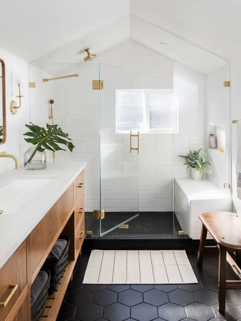 7 crucial tips for a smooth and hassle-free bathroom renovation