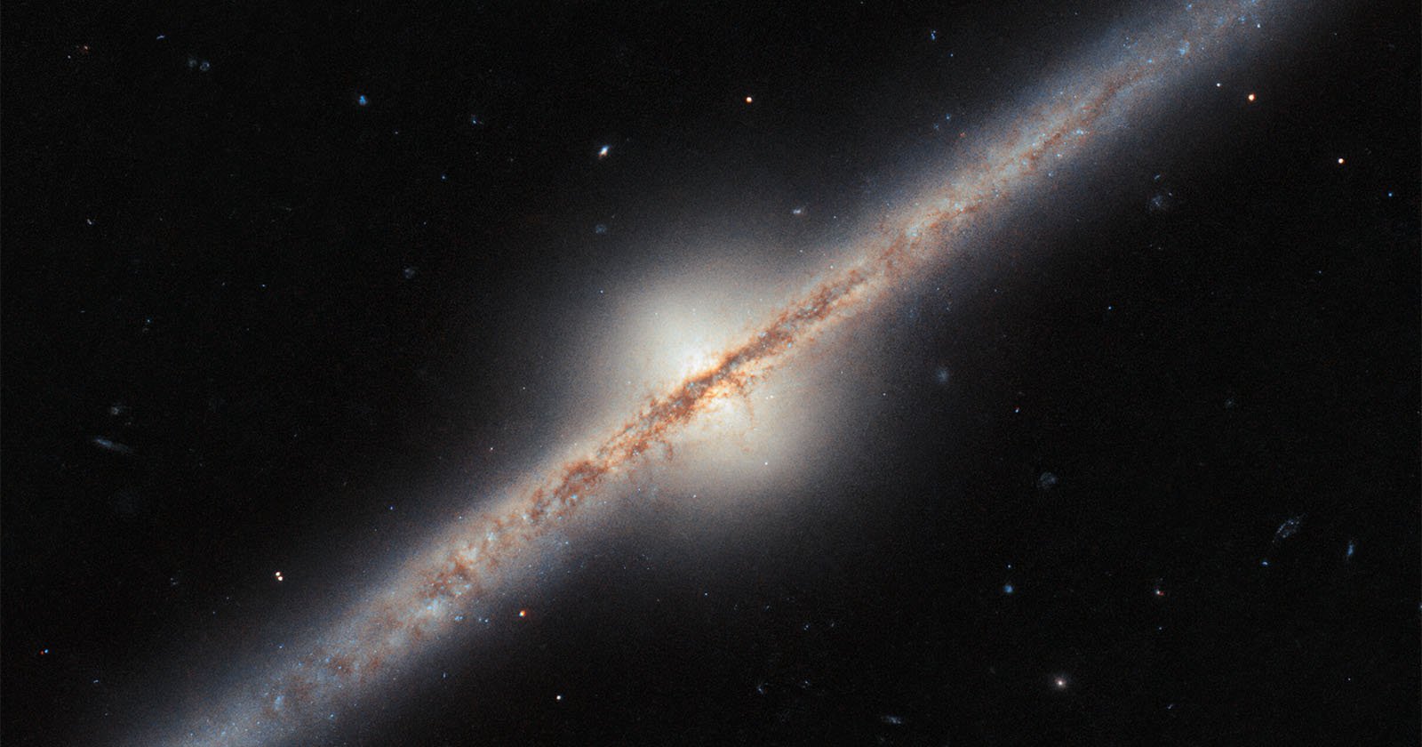 Hubble’s Edgy New Photo Captures a Spiral Galaxy From an Unusual Perspective