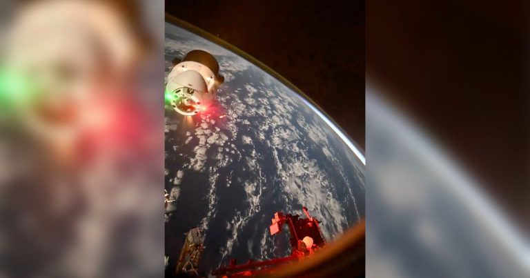 Astronaut Captures Timelapse of SpaceX Dragon Capsule Undocking From the ISS