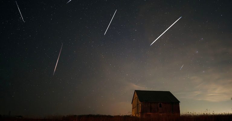 The Bright and Colorful Geminids Meteor Shower Peaks This Weekend