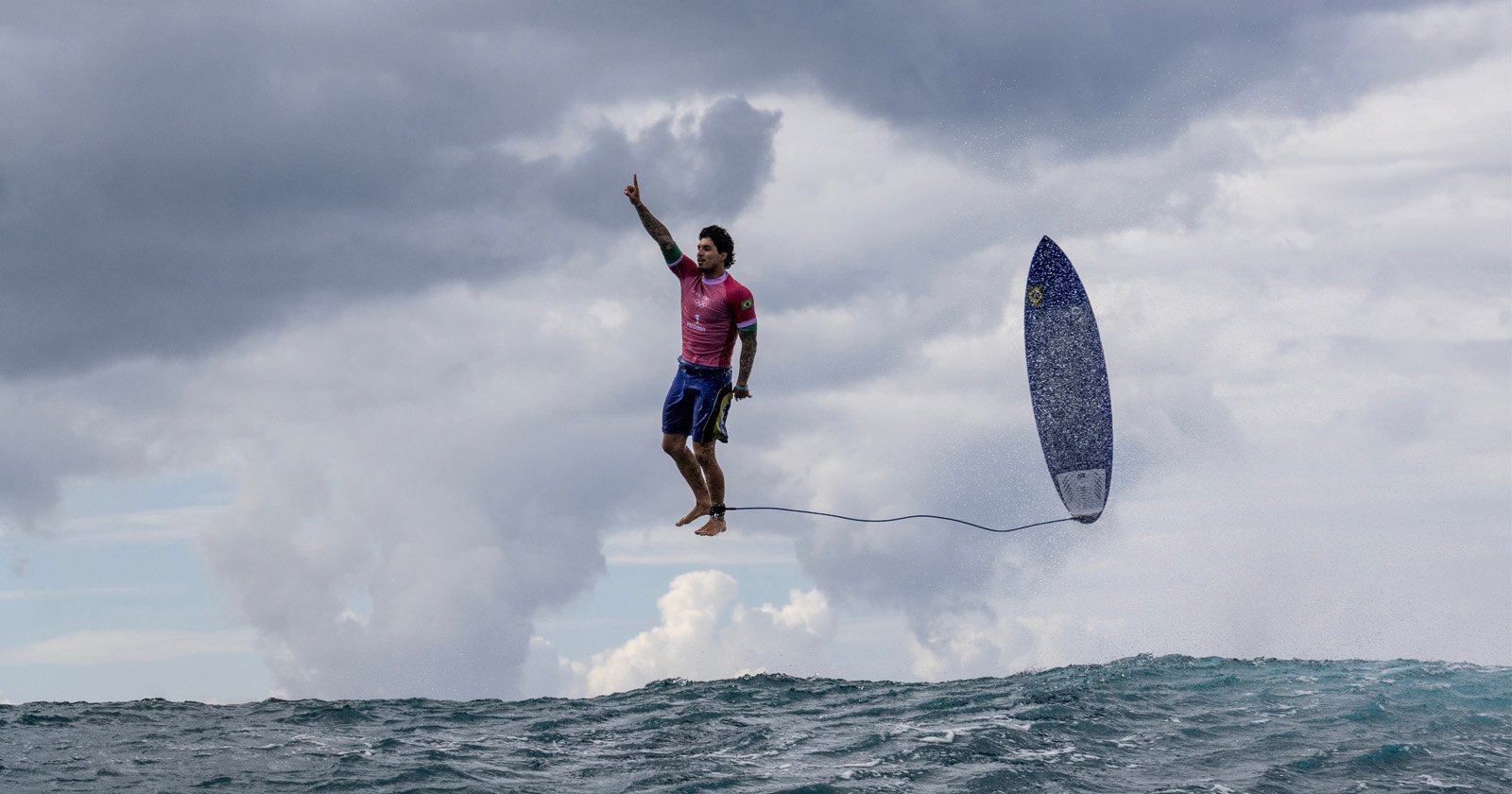 Viral Olympic Surf Shot Tops World Sports Photography Awards