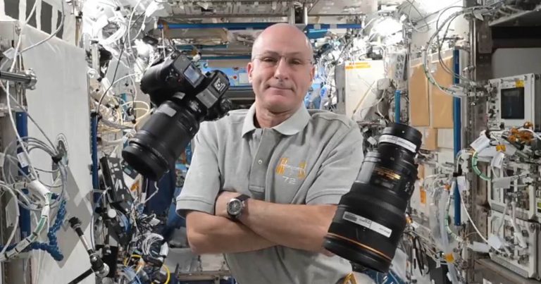 How to Change a Camera Lens in Zero Gravity