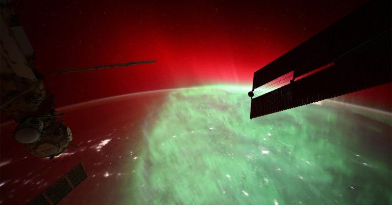 NASA Astronaut Don Pettit Rings in the New Year with Amazing Aurora Photo Captured in Space