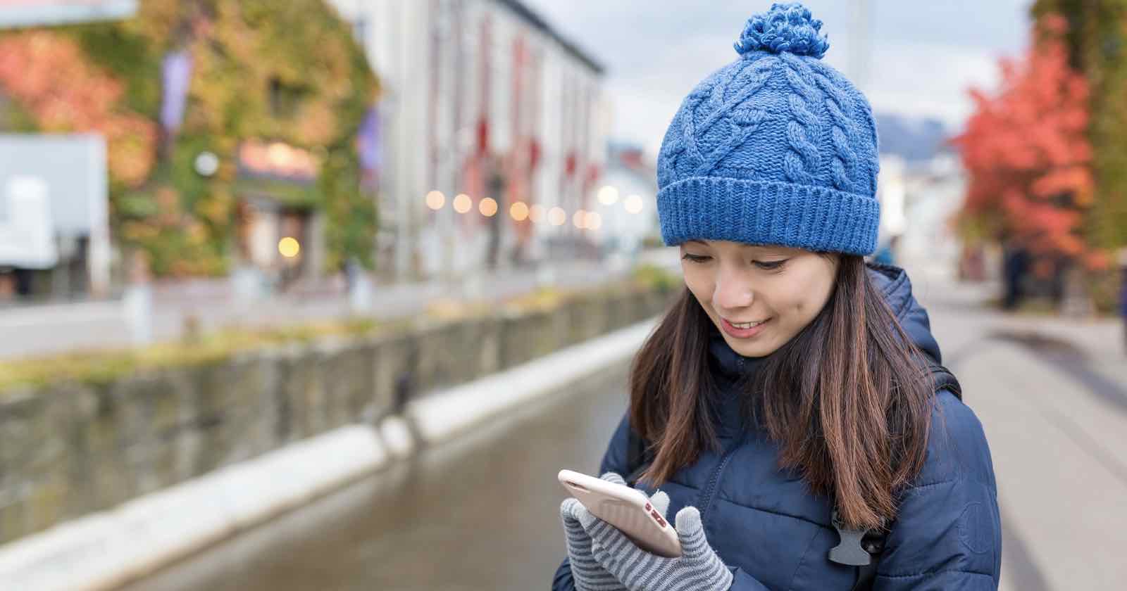 Japanese City Hires Security Guards to Stop Tourists Taking Selfies