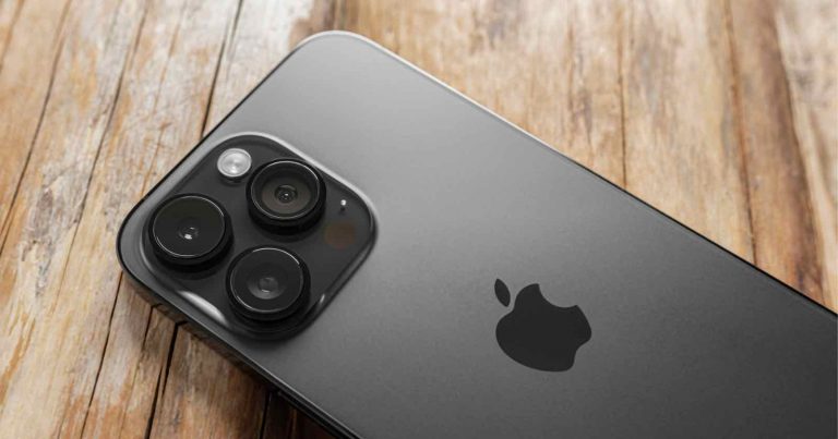 Man Sues Apple for $5 Million for Not Recovering His Photos After iPhone Theft