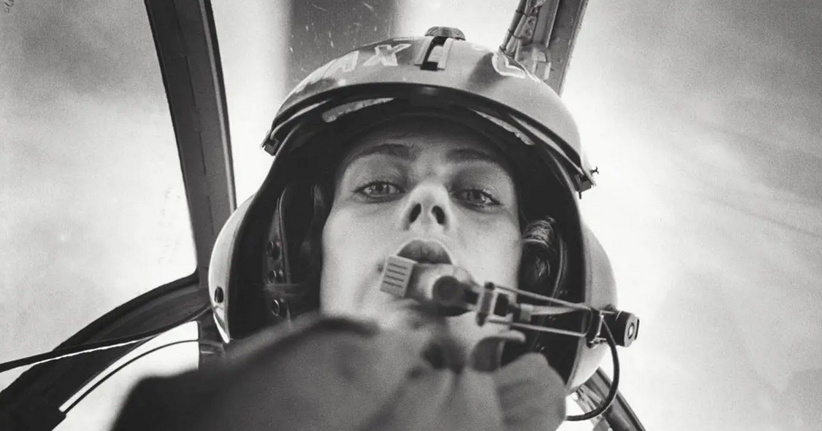 Retrospective Honors Pioneering War Photographer Marie-Laure de Decker Retrospective Honors Pioneering War Photographer Marie-Laure de Decker