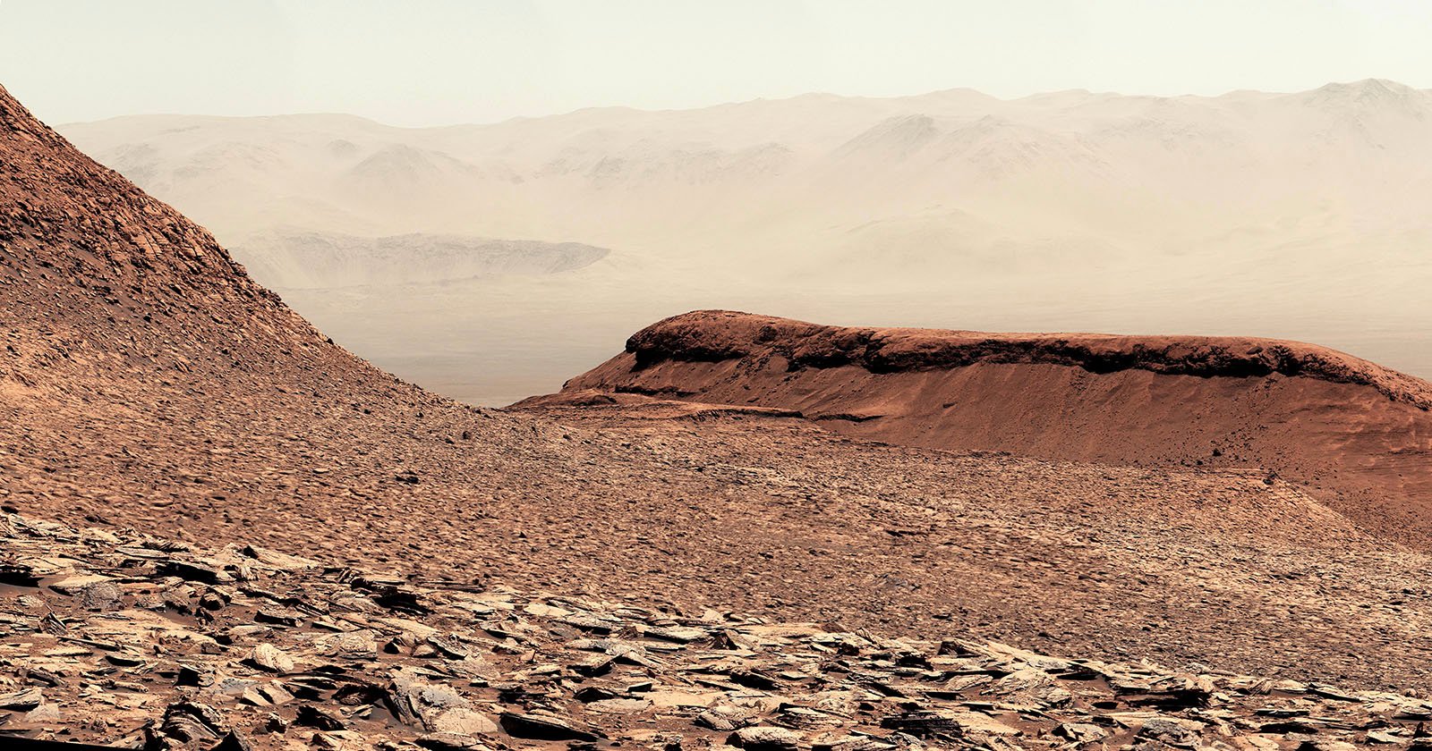 Sit Back and Enjoy NASA’s Epic Landscape Photo of Mars Sit Back and Enjoy NASA’s Epic Landscape Photo of Mars