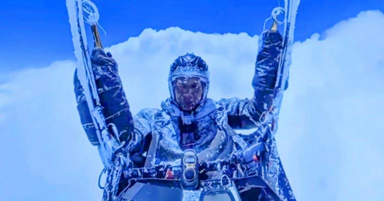 Watch Paraglider Cheat Death as Malfunction Sends Him Above Height of Everest