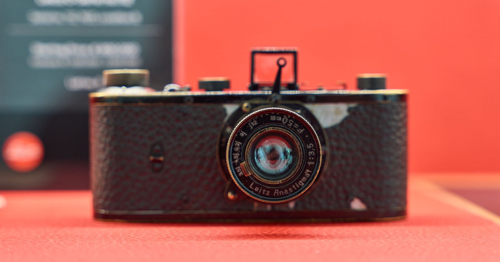 Leica 0-Series Prototype Camera Sells for $8.5 Million Leica 0-Series Prototype Camera Sells for $8.5 Million
