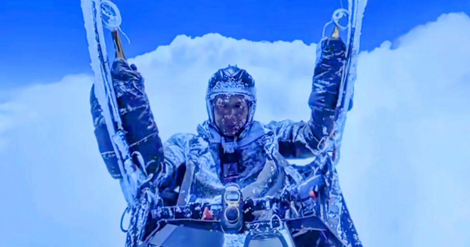 There’s Something Off About That Chinese Paraglider Video There’s Something Off About That Chinese Paraglider Video