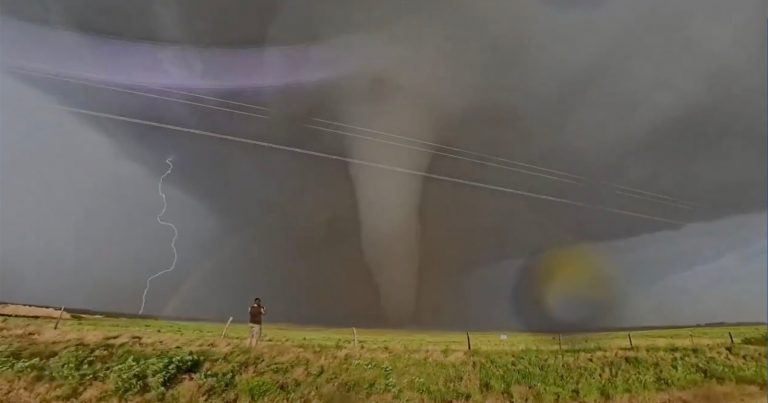 Epic Timelapse Shows Tornado’s 77-Minute Life in 1 Minute