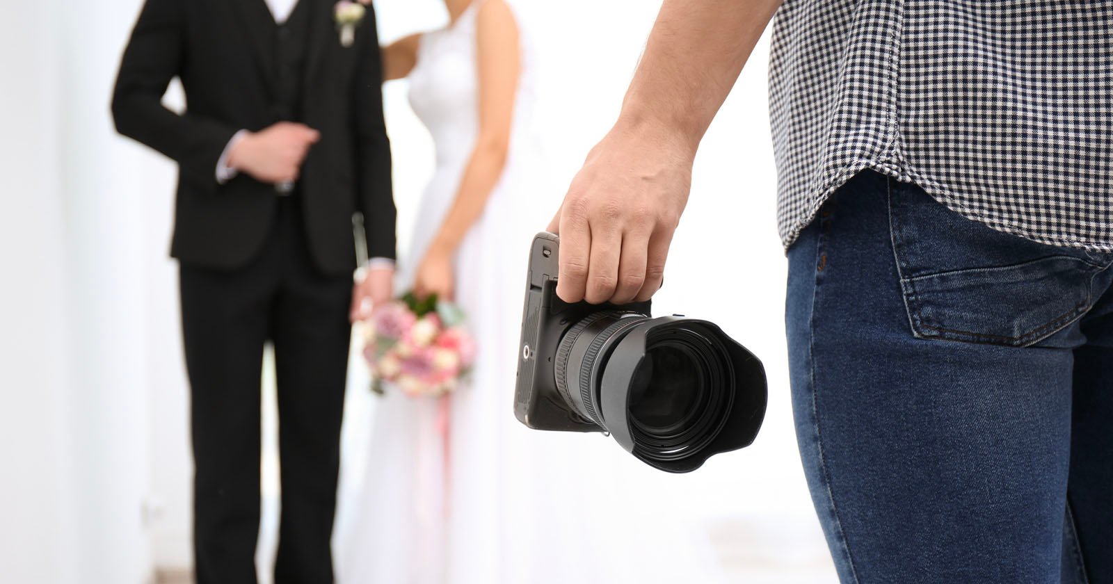 Wedding Photographer Follows Wrong Groom’s Party into Hotel Room, Takes Photos of Total Strangers Wedding Photographer Follows Wrong Groom’s Party into Hotel Room, Takes Photos of Total Strangers