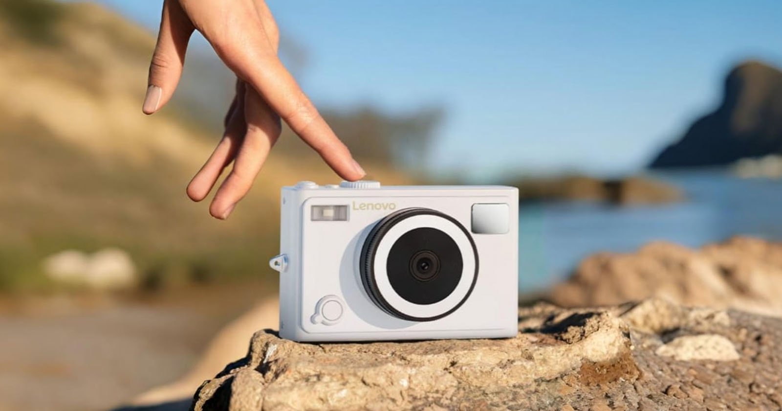 Lenovo Debuts a Strange, Cheap Compact Camera in China Lenovo Debuts a Strange, Cheap Compact Camera in China