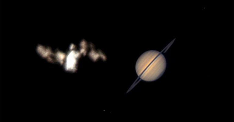 This Photographer Managed to Line Up Saturn and the ISS in the Same Shot