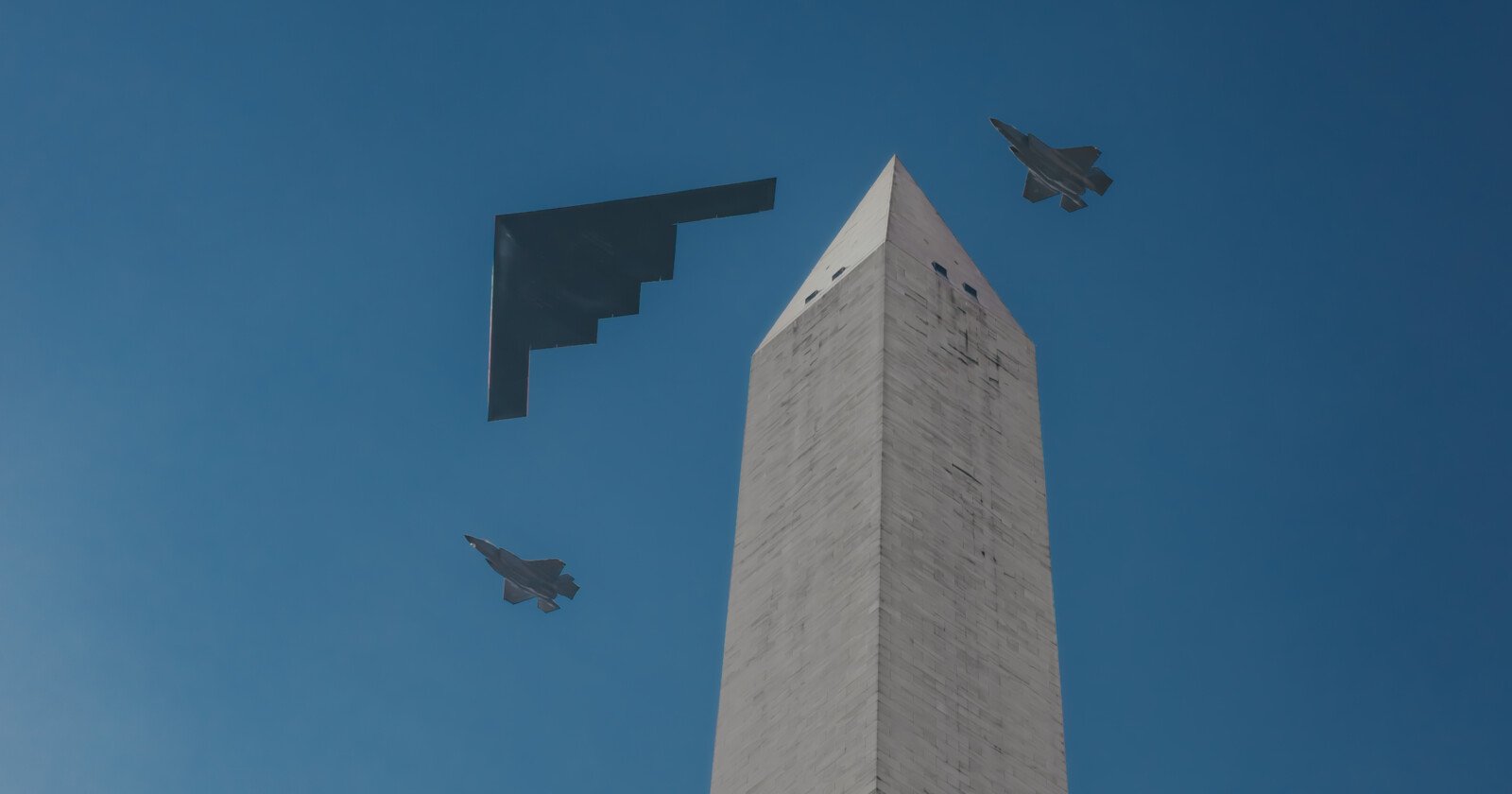 Photographer’s ‘Special’ Photo of B-2 Plane That Bombed Iran Goes Viral