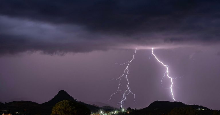 Mountain Photo Shoot Turns into Horror Show After Lightning Strike
