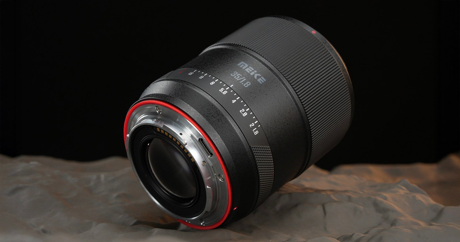 Meike 35mm f/1.8 Prime Promises Pro Performance for Under $400
