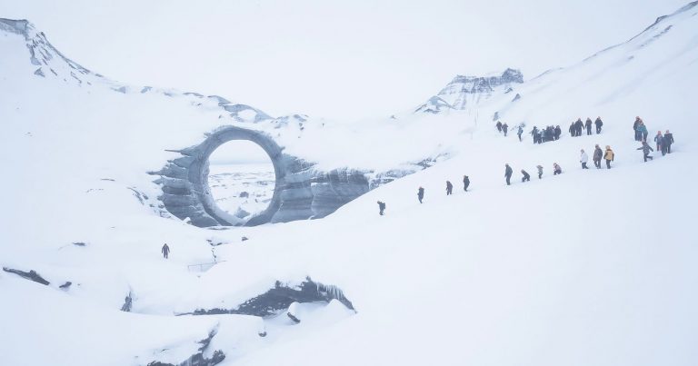 Photograper Captures the Magical Frozen Landscapes of Iceland