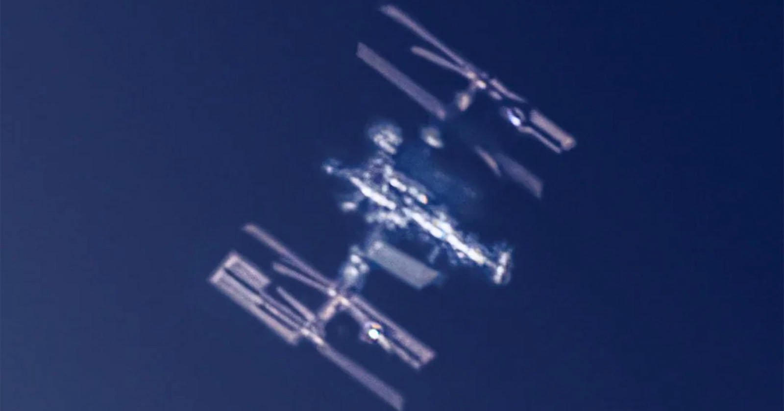 Photographer Captures Impressively Clear Photo of the ISS Whizzing By Photographer Captures Impressively Clear Photo of the ISS Whizzing By
