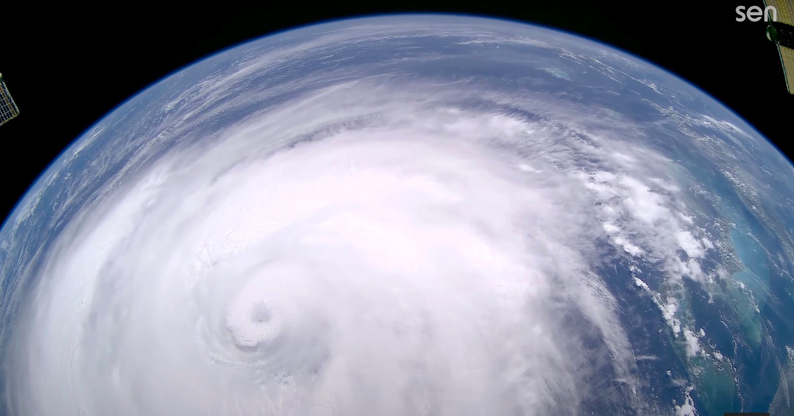 The Breathtaking Size of Hurricane Erin Captured From Space in 4K