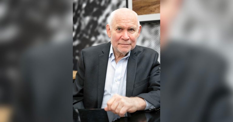 Steve McCurry Abruptly Ends Interview Over Old Photoshop Scandal