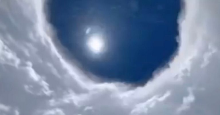 Breathtaking Shots From Inside the Colossal Hurricane Erin