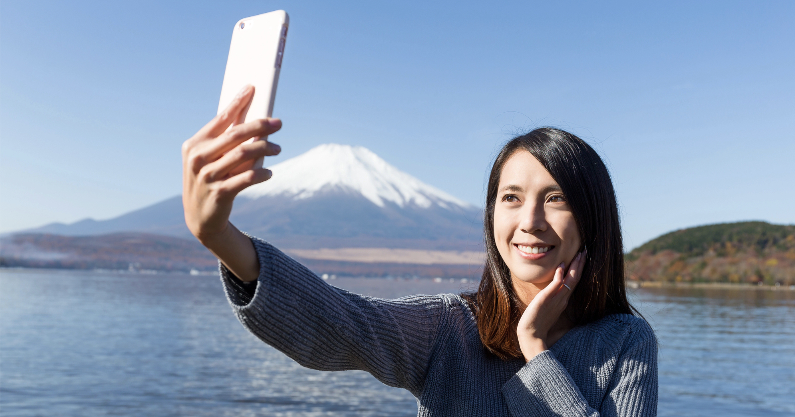 Photo-Seeking Tourists Cause Traffic Accidents to Double Around Mount Fuji