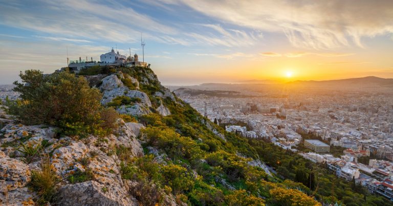 Tourist ‘Swept by Winds’ While Taking Selfie on Popular Hilltop Church