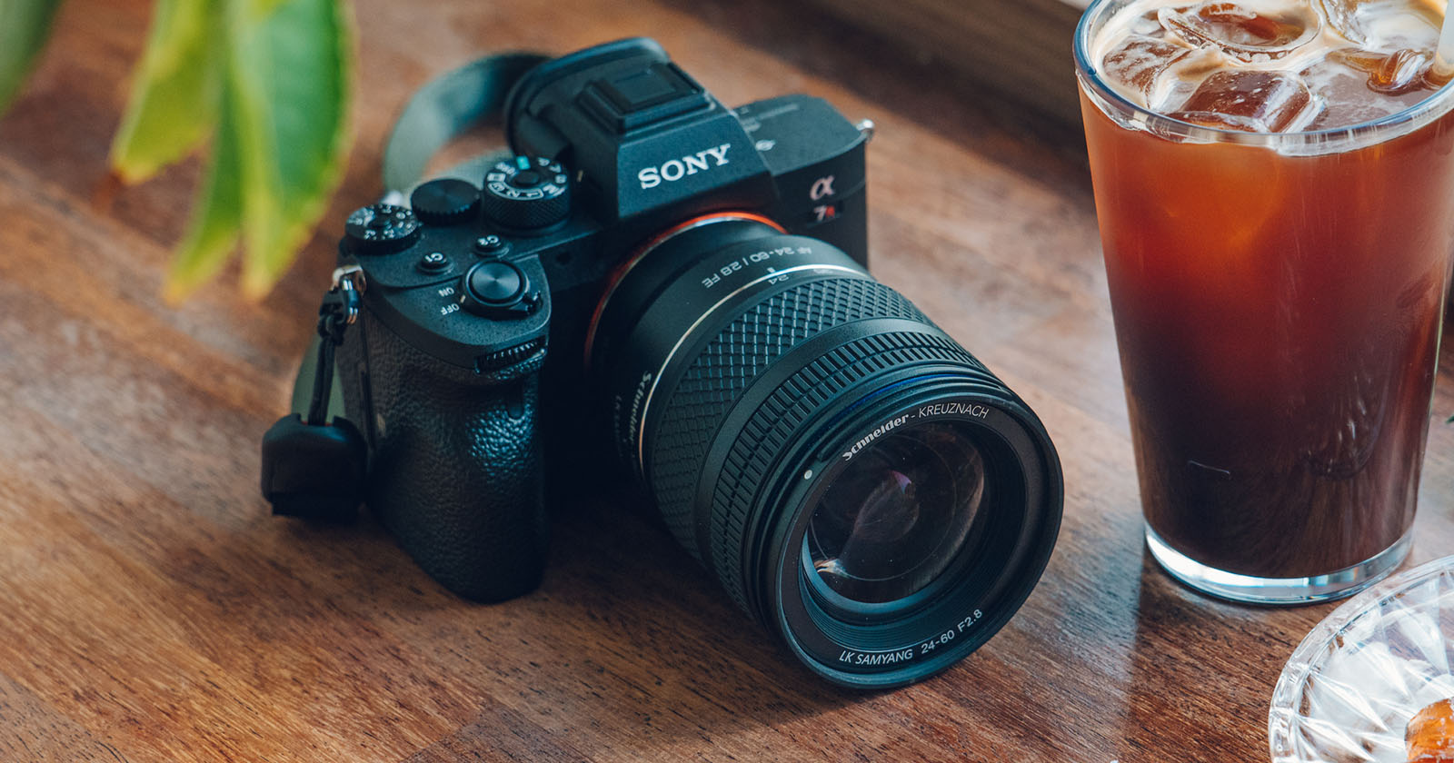 Samyang’s AF 24-60mm f/2.8 FE Is Its Second Collab with Schneider-Kreuznach Samyang’s AF 24-60mm f/2.8 FE Is Its Second Collab with Schneider-Kreuznach