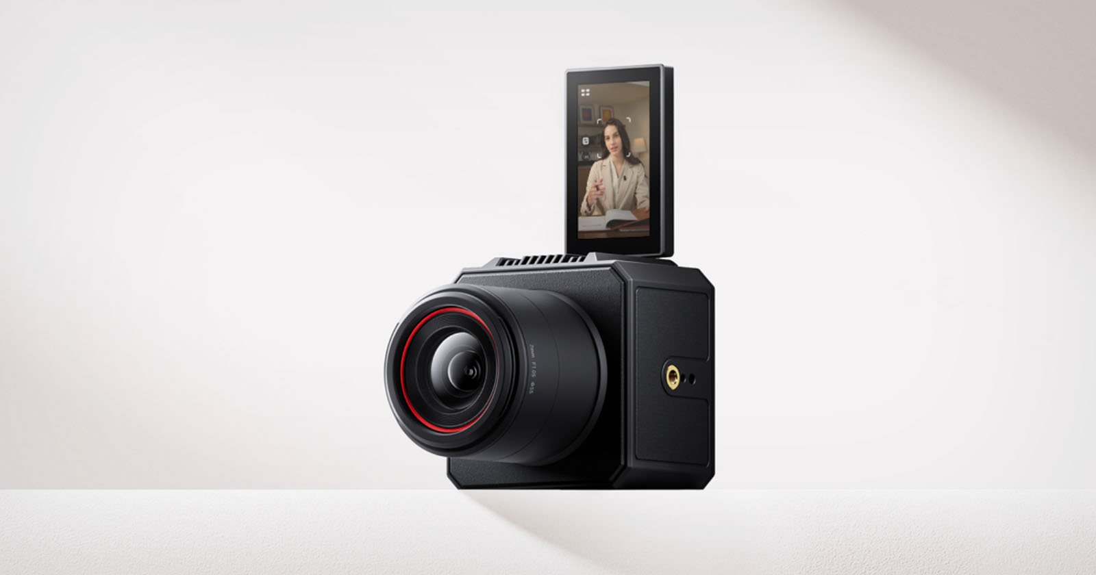Hollyland VenusLiv Air Is an All-in-One 4K Streaming Camera With a Fast Lens Hollyland VenusLiv Air Is an All-in-One 4K Streaming Camera With a Fast Lens