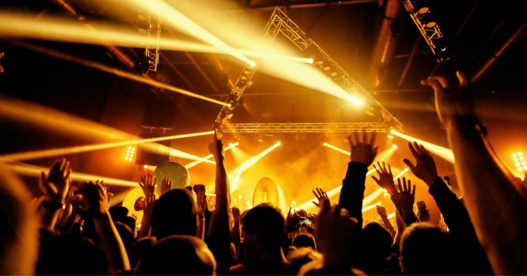 Group of Models Sue Nightclub for ‘Altering’ Their Photos