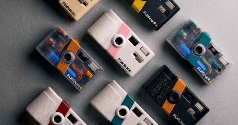 The Flashback ONE35 V2 Lets You Shoot Instantly, But You Still Get the Film Experience