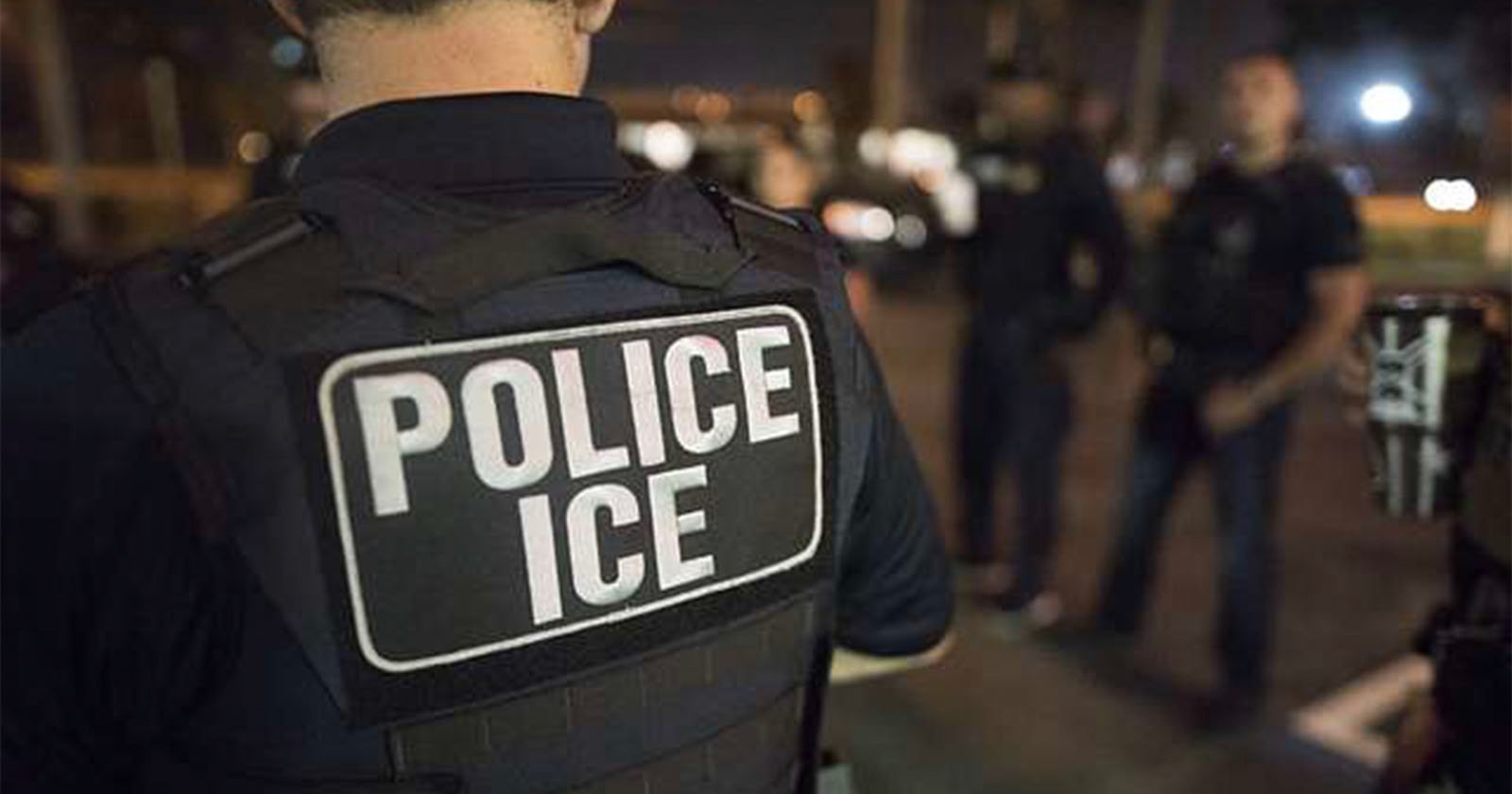 ICE Agent Throws Photographer to the Floor Causing Head Injury ICE Agent Throws Photographer to the Floor Causing Head Injury