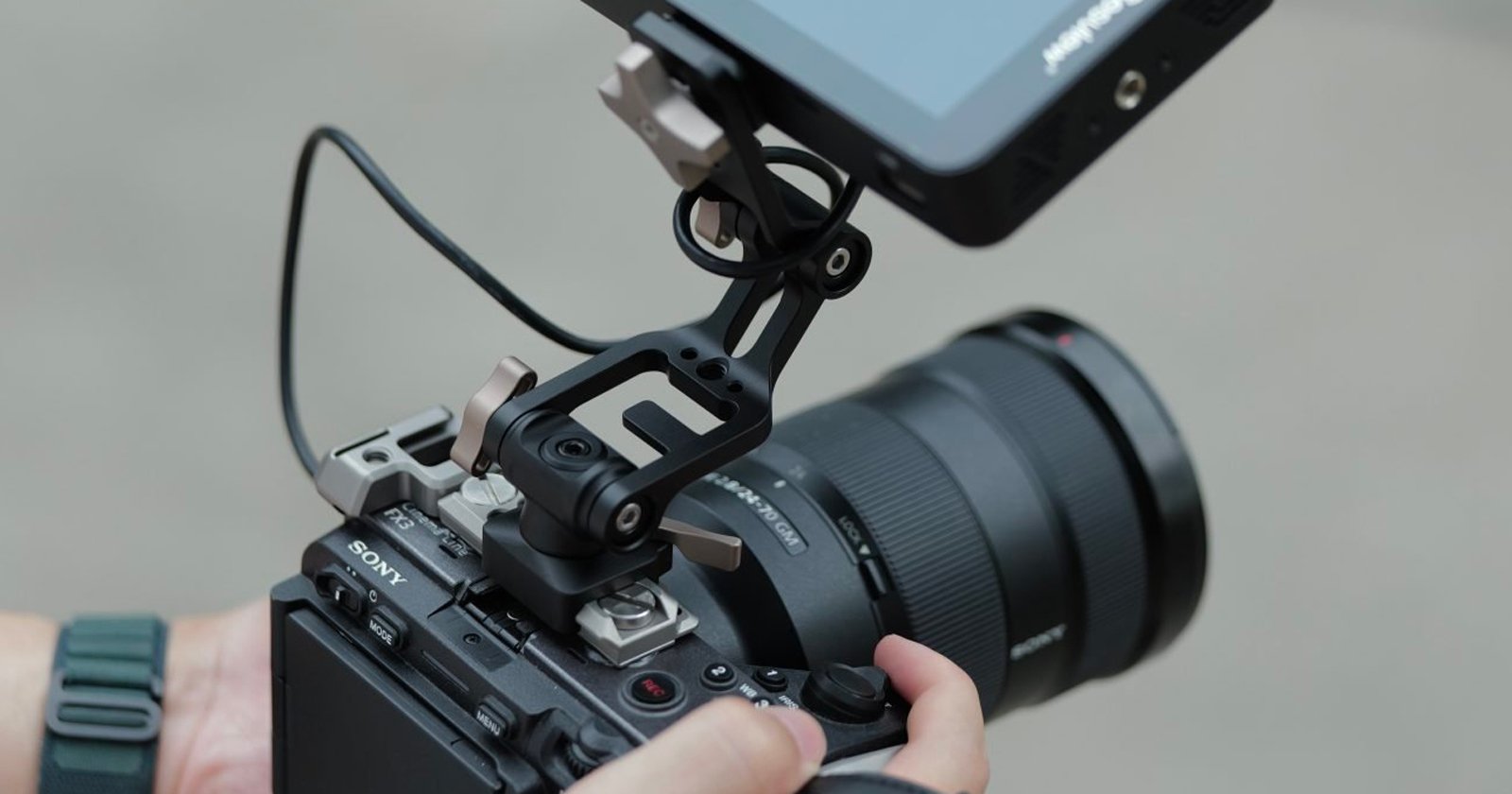 Tilta Debuts Compact Double-Hinged Monitor Mount for Videographers Tilta Debuts Compact Double-Hinged Monitor Mount for Videographers