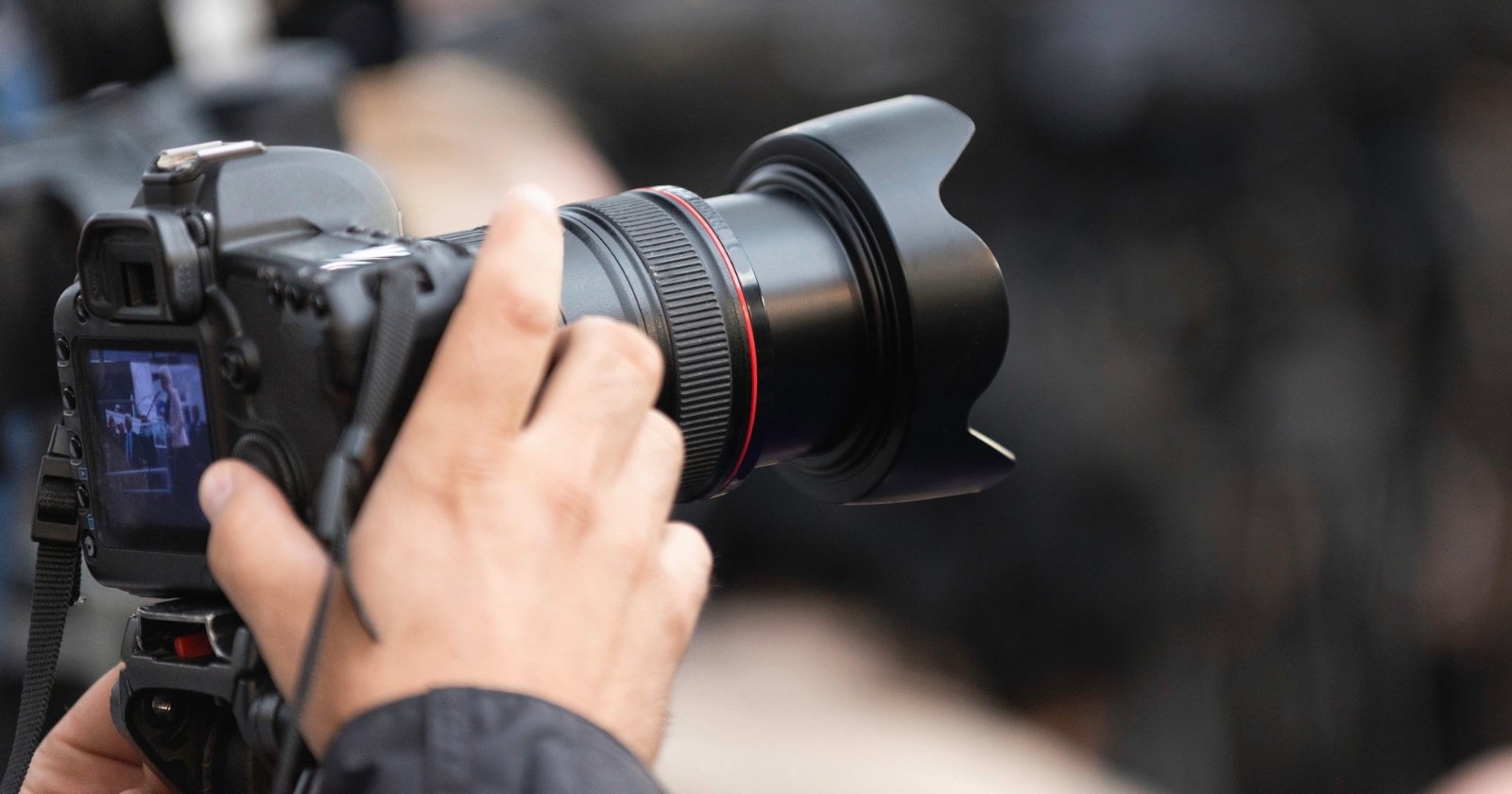 Photographer Wins Case Against Woman Who Assaulted Him Over Photos of Children at Event Photographer Wins Case Against Woman Who Assaulted Him Over Photos of Children at Event