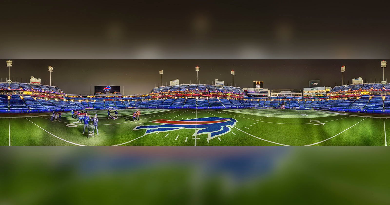 How 6,500 People Lit an Incredible 360° Nighttime Panorama of an NFL Stadium How 6,500 People Lit an Incredible 360° Nighttime Panorama of an NFL Stadium